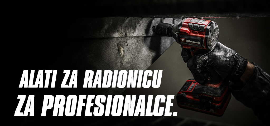Roka drži rdeči akumulatorski udarni vijačnik, ki se uporablja na kovinskem nosilcu, z besedilom "Električna orodja za profesionalce".