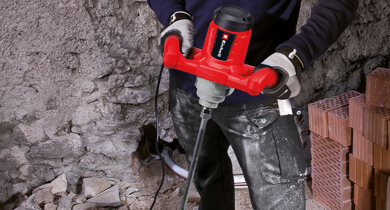 paint / mortar mixer in use